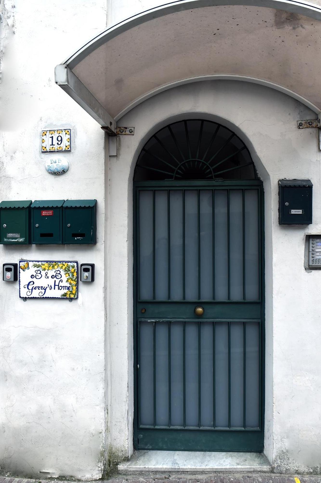 B&B Gerry 'S Home Amalfi Coast Vietri Bagian luar foto